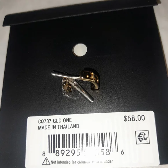 New COACH  Kissing Ear Cuff In Gold Color With Gems/Singature C (NWT) - Picture 5 of 8